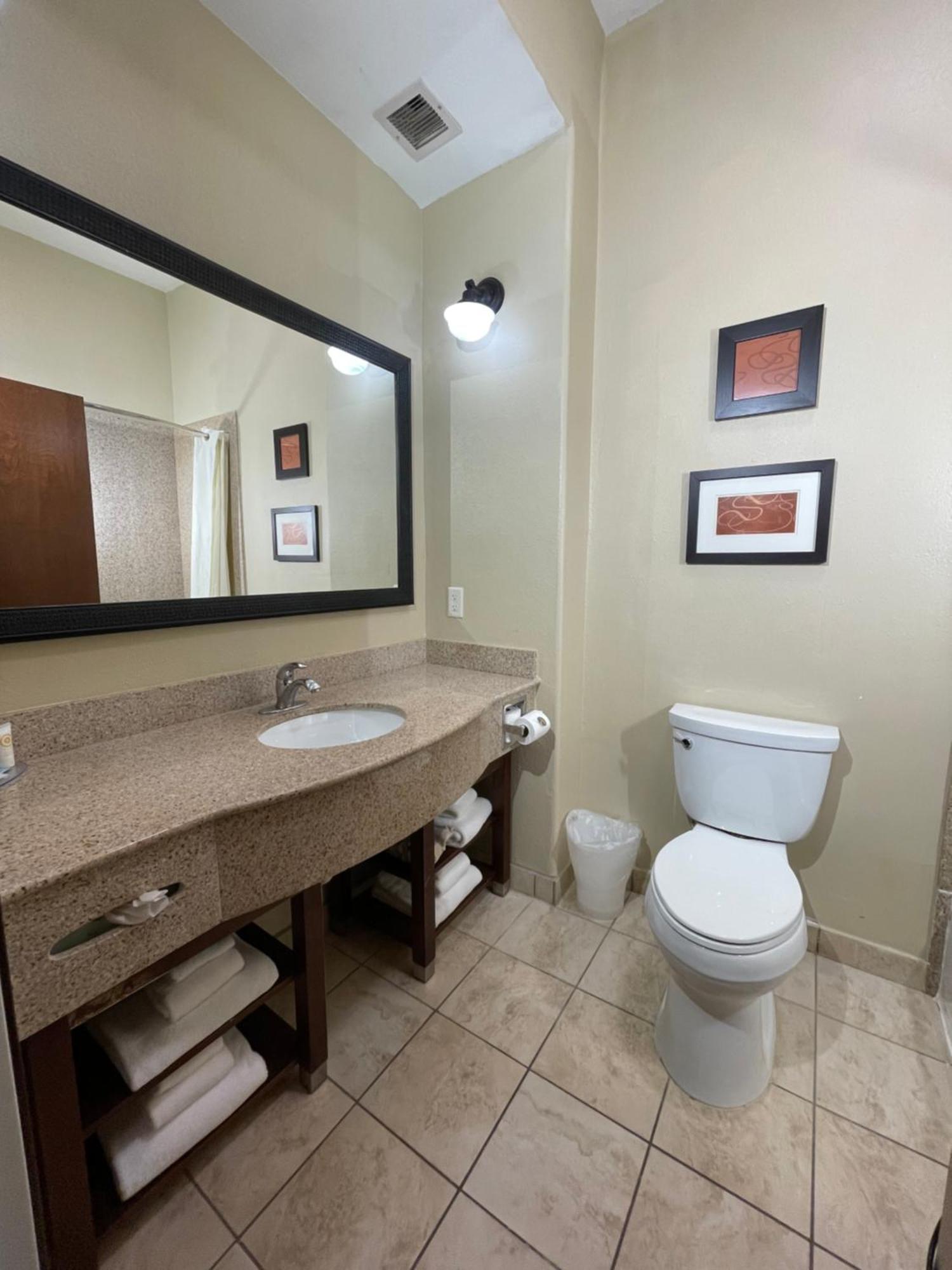 Spark By Hilton Houston Hobby Airport Екстериор снимка